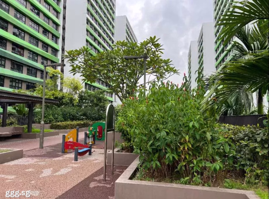 整套出租 • 西部集水区 • 605C Tampines Street 61 • S$3900 • 3房(2臥室) • 1206ft² / 112m² 照片