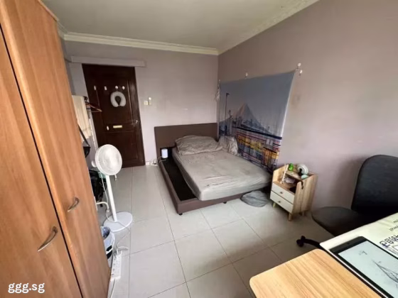 单间出租 • 金文泰 • 23 Jalan Membina • S$1400 • 4房(3臥室) • 普通房 照片