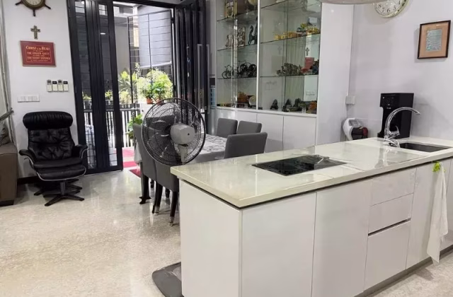 房屋出售 • 新加坡河 •  Charlton 18 • S$3600000 • 联排排屋 • 3391ft² / 315m²