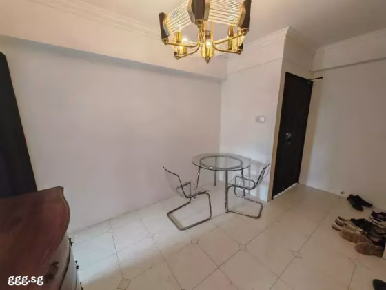 单间出租 • 梧槽 •  Orchid Park Condominium • S$800 • 共管公寓 • 普通房 照片