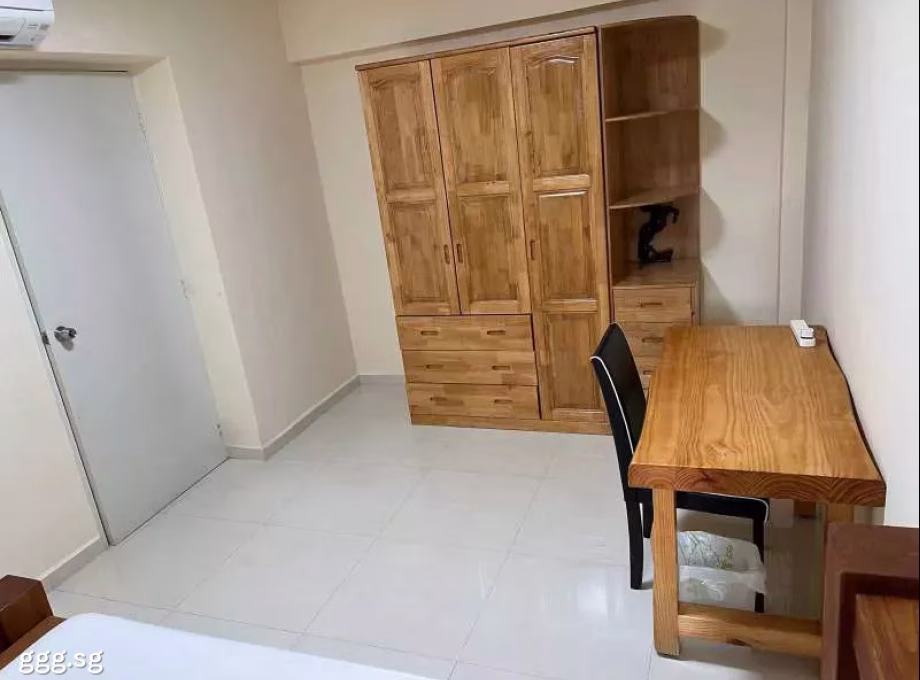 单间出租 • 林厝港 • 653A Jurong West Street 61 • S$1200 • 5房(4臥室) • 普通房 照片