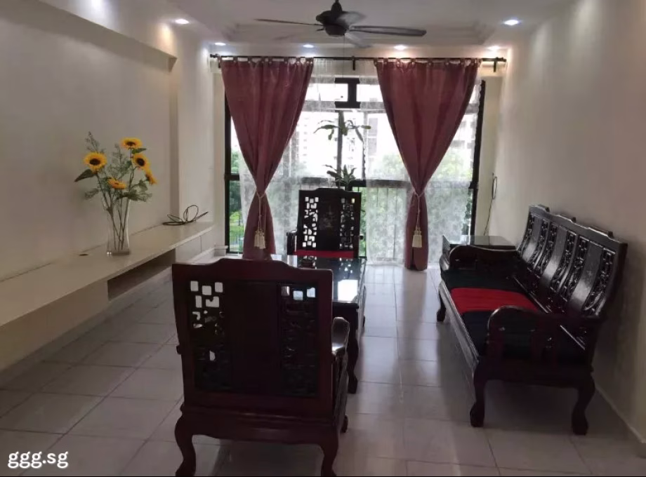 整套出租 • 三巴旺 • 523 Woodlands Drive 14 • S$3900 • 5房(4臥室) • 1367ft² / 126m² 照片