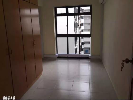 整套出租 • 三巴旺 • 523 Woodlands Drive 14 • S$3900 • 5房(4臥室) • 1367ft² / 126m² 照片