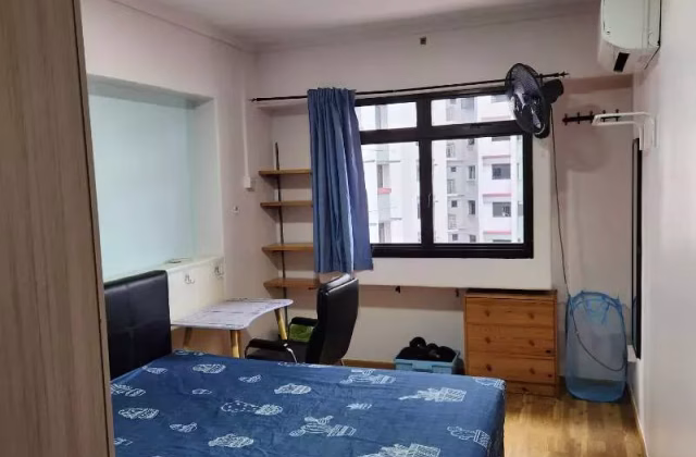 单间出租 • 碧山 • 122B Sengkang East Way • S$850 • 执行组屋 • 普通房
