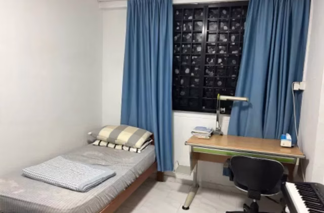 单间出租 • 西部集水区 • 453 Tampines Street 42 • S$950 • 4房(3臥室) • 普通房