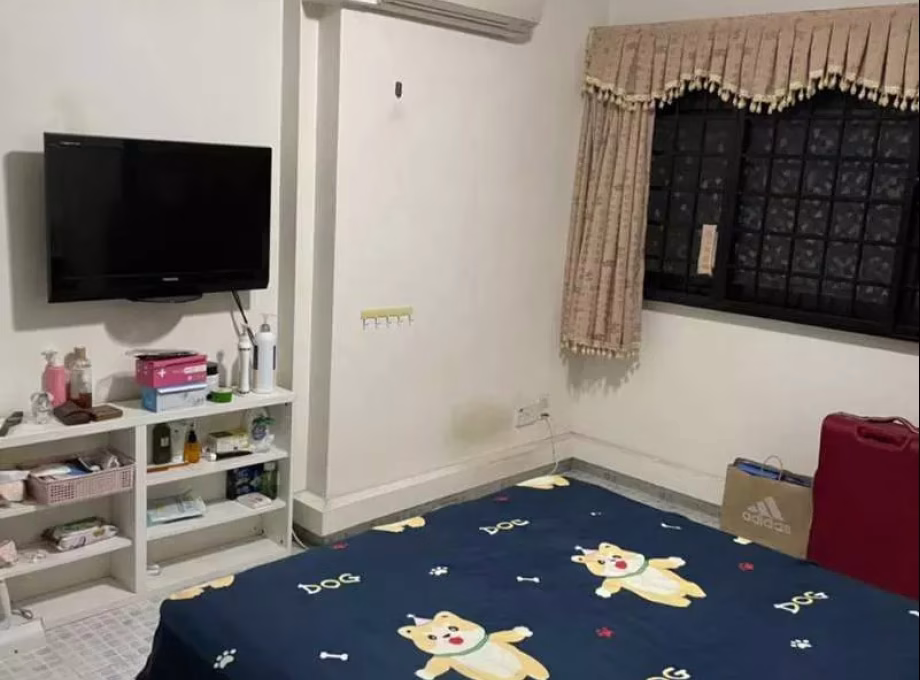 单间出租 • 马林百列 • 143 Lorong 2 Toa Payoh • S$1500 • 3房(2臥室) • 主人房 照片
