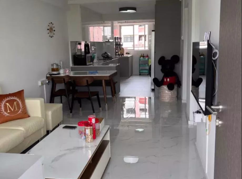 单间出租 • 马林百列 • 23 Toa Payoh East • S$1350 • 3房(2臥室) • 佣人房 照片