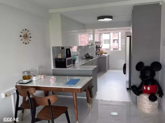单间出租 • 马林百列 • 23 Toa Payoh East • S$1350 • 3房(2臥室) • 佣人房 照片
