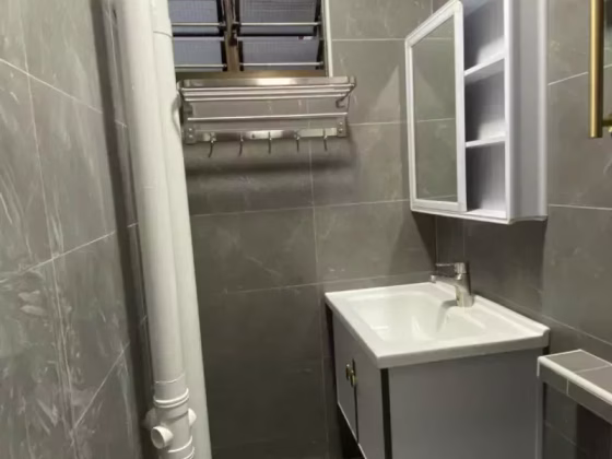 单间出租 • 马林百列 • 23 Toa Payoh East • S$1350 • 3房(2臥室) • 佣人房 照片
