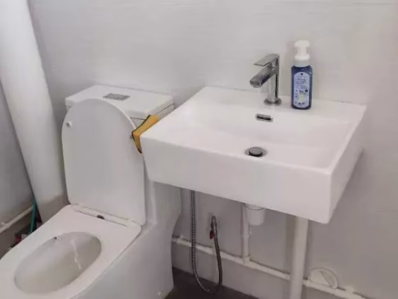 单间出租 • 新加坡河 • 417 Hougang Avenue 8 • S$5000000 • 4房(3臥室) • 普通房 照片