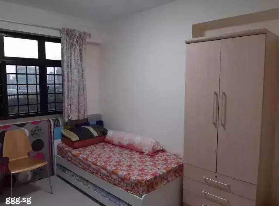 单间出租 • 马林百列 • 261 Toa Payoh East • S$800 • 3房(2臥室) • 普通房 照片