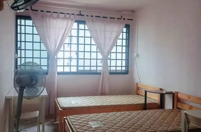 单间出租 • 芽笼 • 421 Choa Chu Kang Avenue 4 • S$500 • 4房(3臥室) • 床位出租