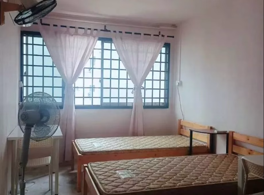 单间出租 • 芽笼 • 421 Choa Chu Kang Avenue 4 • S$500 • 4房(3臥室) • 床位出租 照片