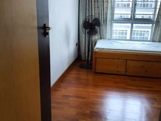单间出租 • 碧山 • 327B Anchorvale Road • S$850 • 4房(3臥室) • 普通房 照片