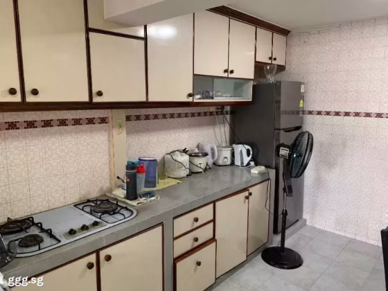 单间出租 • 金文泰 • 130 Bukit Merah View • S$1200 • 4房(3臥室) • 普通房 照片