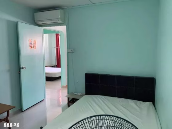 单间出租 • 梧槽 • 245 Yishun Avenue 9 • S$650 • 4房(3臥室) • 普通房 照片