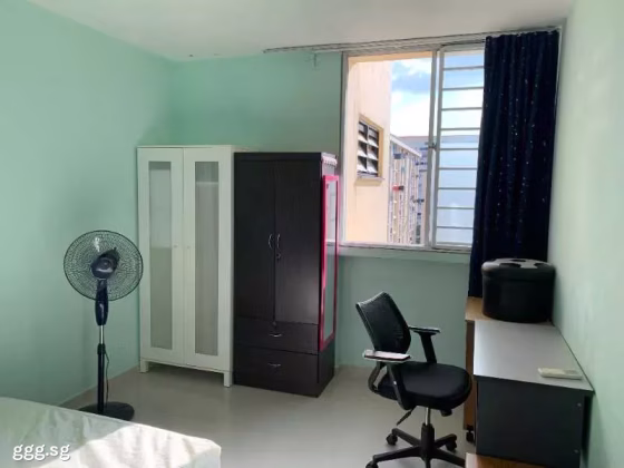 单间出租 • 梧槽 • 245 Yishun Avenue 9 • S$650 • 4房(3臥室) • 普通房 照片