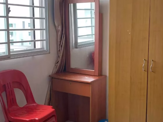 单间出租 • 梧槽 • 428A Yishun Avenue 11 • S$650 • 4房(3臥室) • 普通房 照片