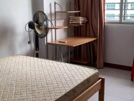 单间出租 • 梧槽 • 428A Yishun Avenue 11 • S$650 • 4房(3臥室) • 普通房 照片