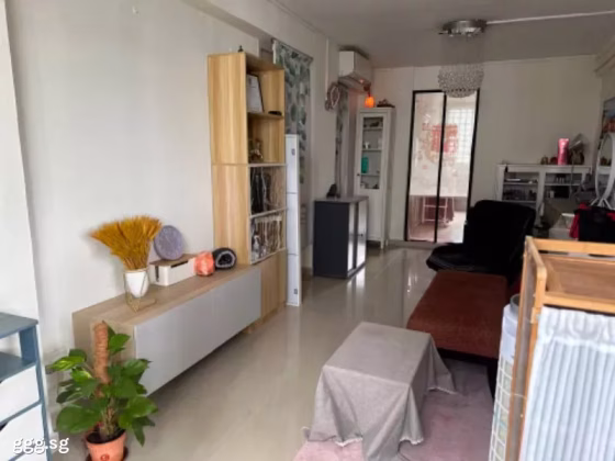 单间出租 • 武吉巴督 • 523 Bukit Batok Street 52 • S$470 • 3房(2臥室) • 床位出租 照片