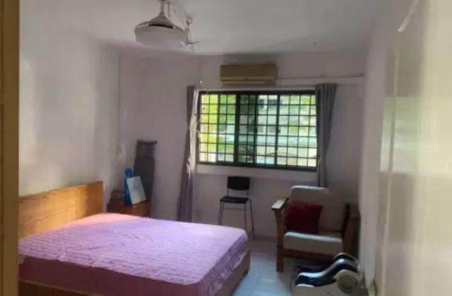 单间出租 • 金文泰 • 9 Jalan Rumah Tinggi • S$1200 • 4房(3臥室) • 普通房