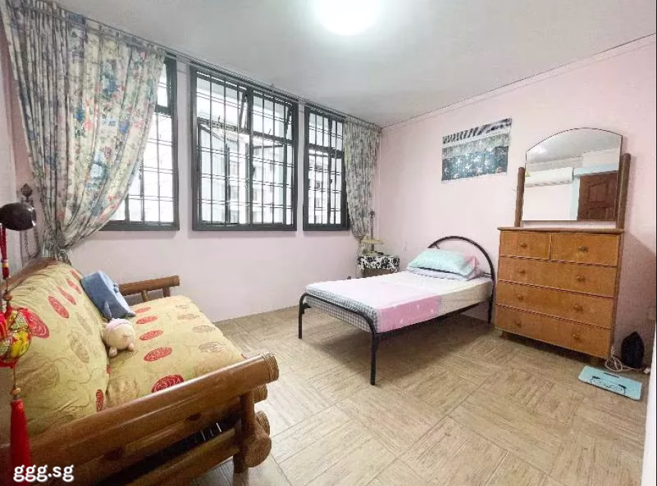 单间出租 • 新加坡河 • 918 Hougang Avenue 9 • S$880 • 5房(4臥室) • 普通房 照片