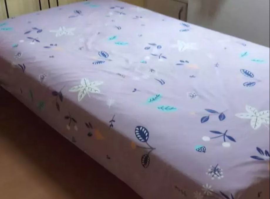 单间出租 • 碧山 • 301C Anchorvale Drive • S$800 • 4房(3臥室) • 普通房 照片