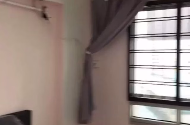 单间出租 • 林厝港 • 702 Jurong West Street 71 • S$800 • 4房(3臥室) • 佣人房