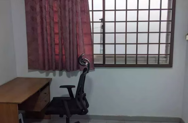 单间出租 • 林厝港 • 824 Jurong West Street 81 • S$800 • 5房(4臥室) • 普通房