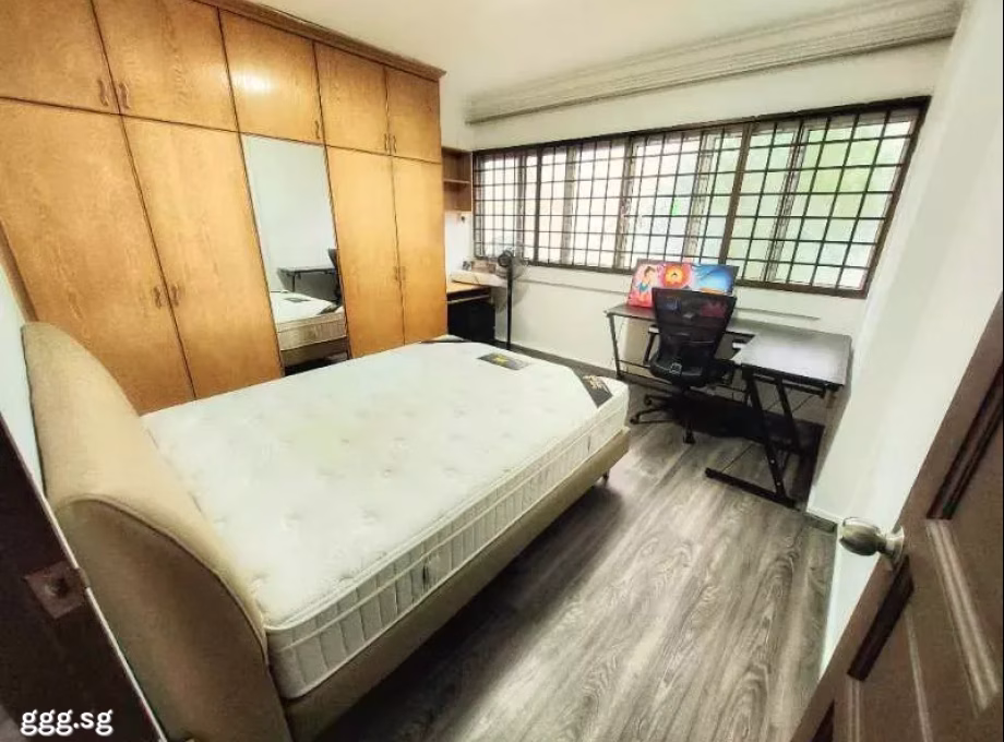 单间出租 • 西部集水区 • 236 Tampines Street 21 • S$1300 • 3房(2臥室) • 普通房 照片