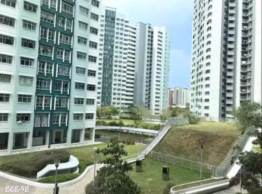 单间出租 • 碧山 • 415A Fernvale Link • S$900 • 4房(3臥室) • 普通房 照片