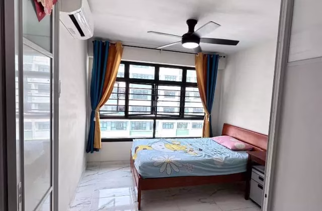 单间出租 • 梧槽 • 508B Yishun Avenue 4 • S$600 • 5房(4臥室) • 佣人房