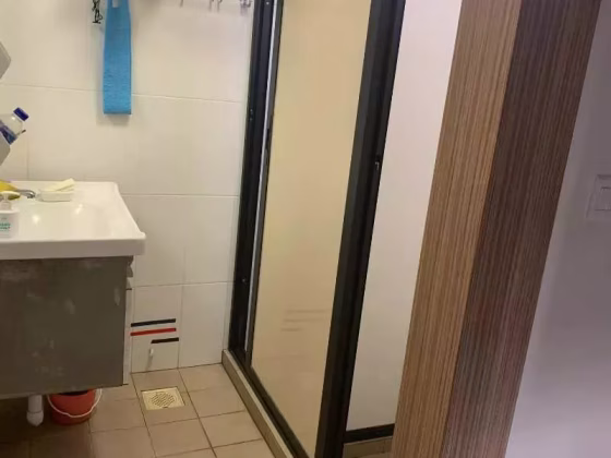 单间出租 • 梧槽 • 508B Yishun Avenue 4 • S$600 • 5房(4臥室) • 佣人房 照片