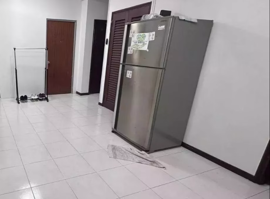 单间出租 • 欧南 • LORONG 7 GEYLANG (388803) • S$1000 • 5房(4臥室) • 普通房 照片