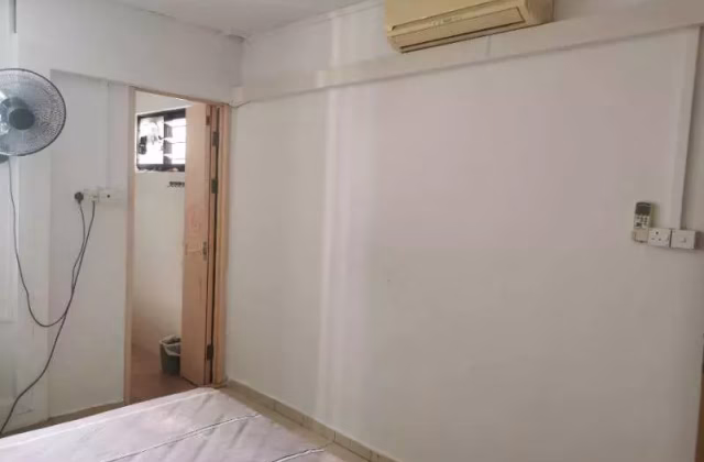 单间出租 • 中央集水区 • 239 Serangoon Avenue 2 • S$1350 • 4房(3臥室) • 主人房