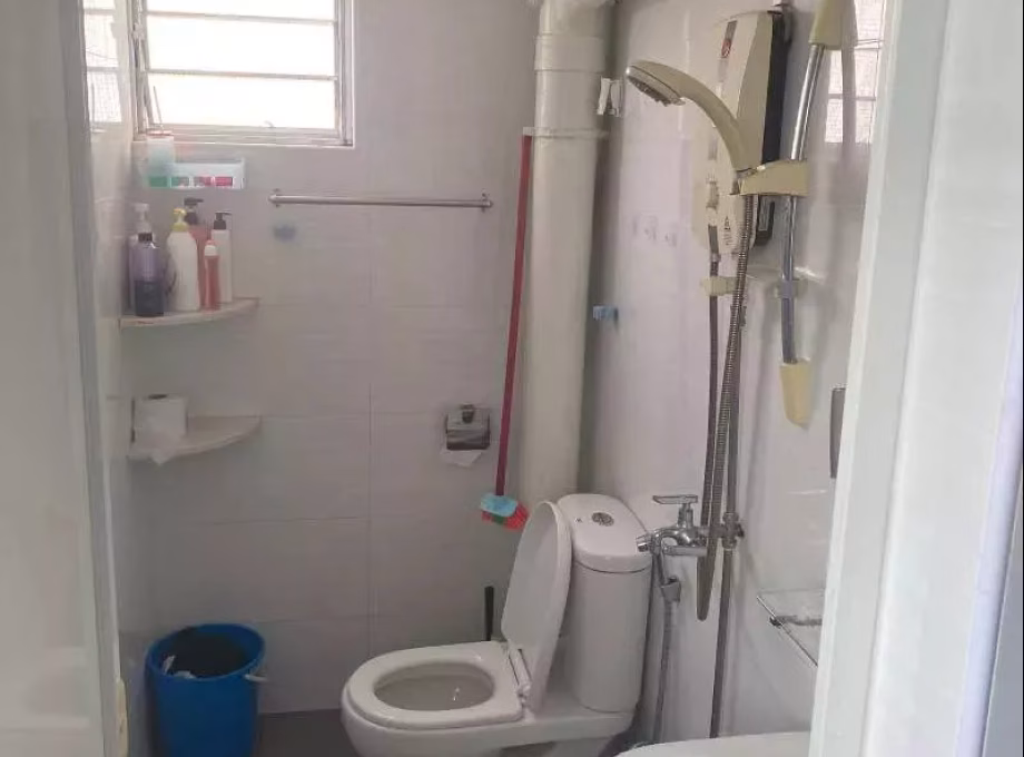 单间出租 • 中央集水区 • 333 Serangoon Avenue 3 • S$1400 • 4房(3臥室) • 普通房 照片