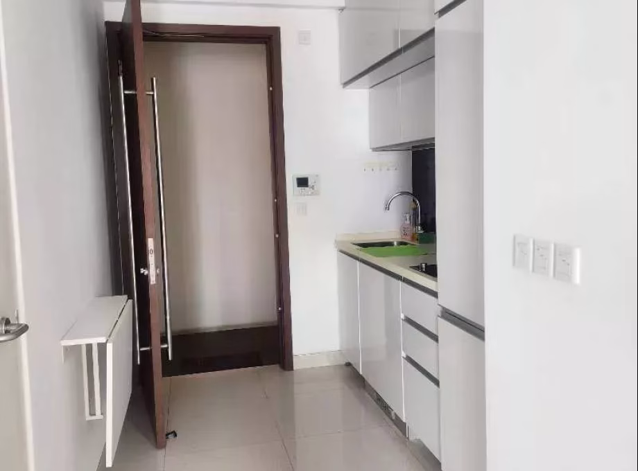 整套出租 • 欧南 •  Centra Suites • S$3000 • 住宅公寓 • 420ft² / 39m² 照片