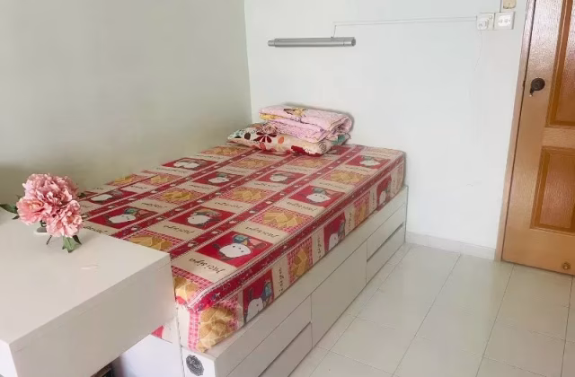 单间出租 • 梧槽 • 366 Yishun Ring Road • S$500 • 4房(3臥室) • 普通房