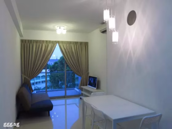 整套出租 • 欧南 •  Centra Heights • S$4100 • 住宅公寓 • 700ft² / 65m² 照片