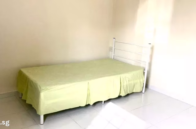 单间出租 • 宏茂桥 • 234 Pasir Ris Drive 4 • S$900 • 5房(4臥室) • 普通房