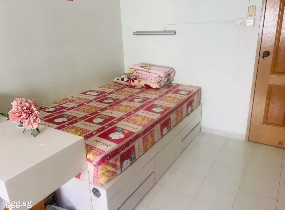 单间出租 • 梧槽 • 366 Yishun Ring Road • S$900 • 4房(3臥室) • 普通房 照片