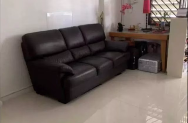 单间出租 • 金文泰 • 105 Henderson Crescent • S$670 • 3房(2臥室) • 普通房