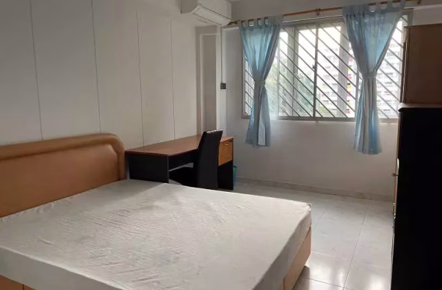 单间出租 • 芽笼 • 210 Choa Chu Kang Central • S$800 • 4房(3臥室) • 普通房