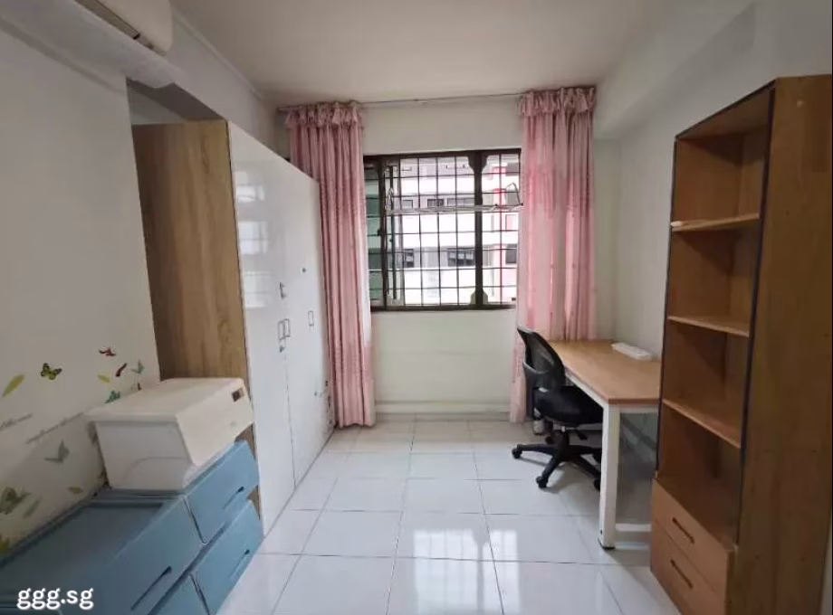 单间出租 • 新加坡河 • 439 Hougang Avenue 8 • S$1100 • 3房(2臥室) • 普通房 照片