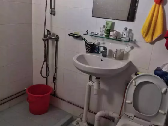 单间出租 • 新加坡河 • 523 Hougang Avenue 6 • S$450 • 3房(2臥室) • 床位出租 照片