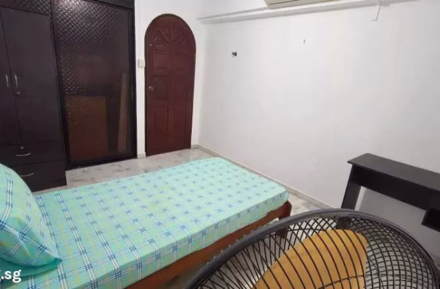 单间出租 • 梧槽 • 234 Yishun Street 21 • S$850 • 5房(4臥室) • 普通房
