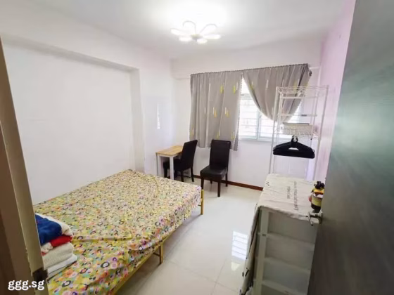 单间出租 • 梧槽 • 671B Yishun Avenue 4 • S$700 • 3房(2臥室) • 普通房 照片