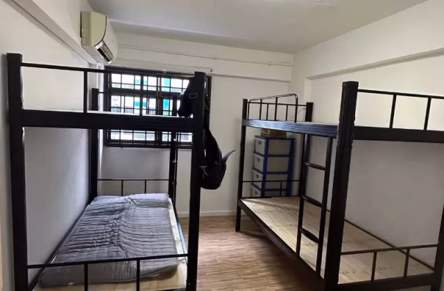 单间出租 • 武吉巴督 • 324 Bukit Batok Street 33 • S$350 • 3房(2臥室) • 床位出租