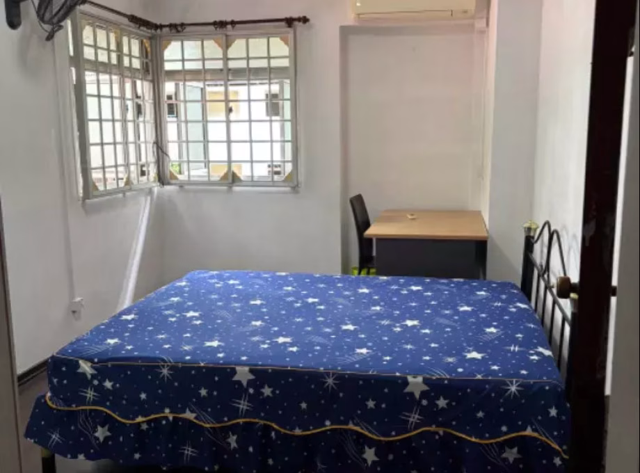 单间出租 • 三巴旺 • 355 Woodlands Avenue 1 • S$1000 • 4房(3臥室) • 普通房 照片