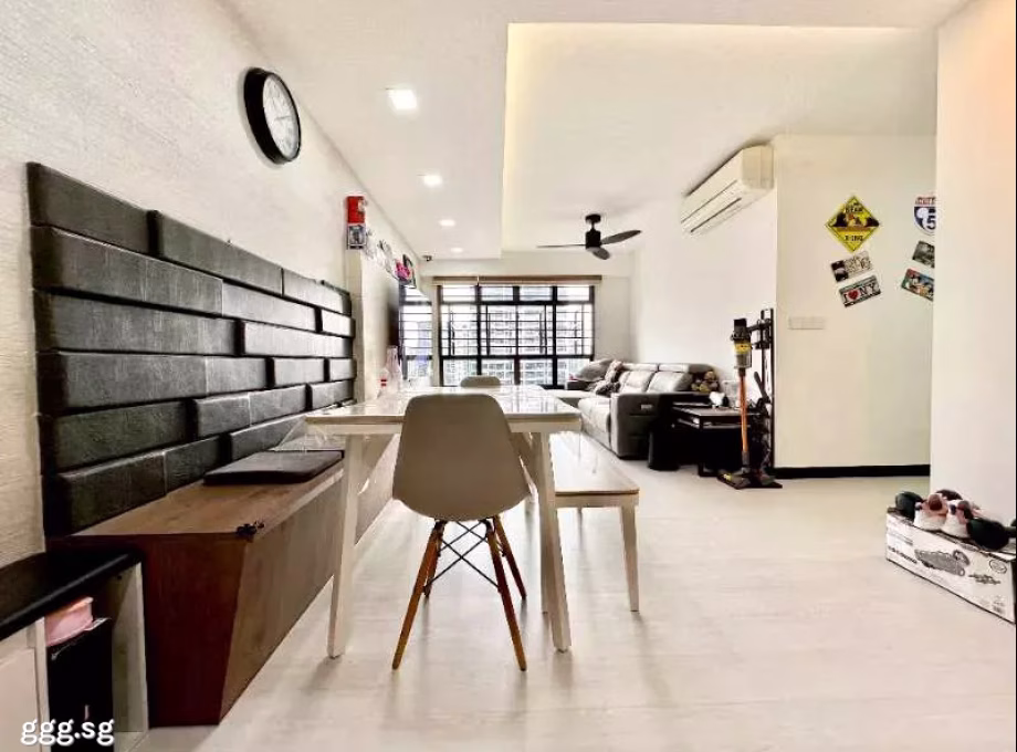 房屋出售 • 碧山 • 471A Fernvale Street • S$688000 • 4房(3臥室) • 1001ft² / 92m² 照片